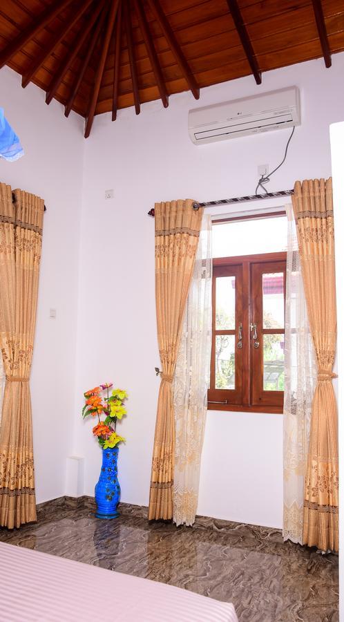 Channa Villa & Tours Bentota Exterior photo