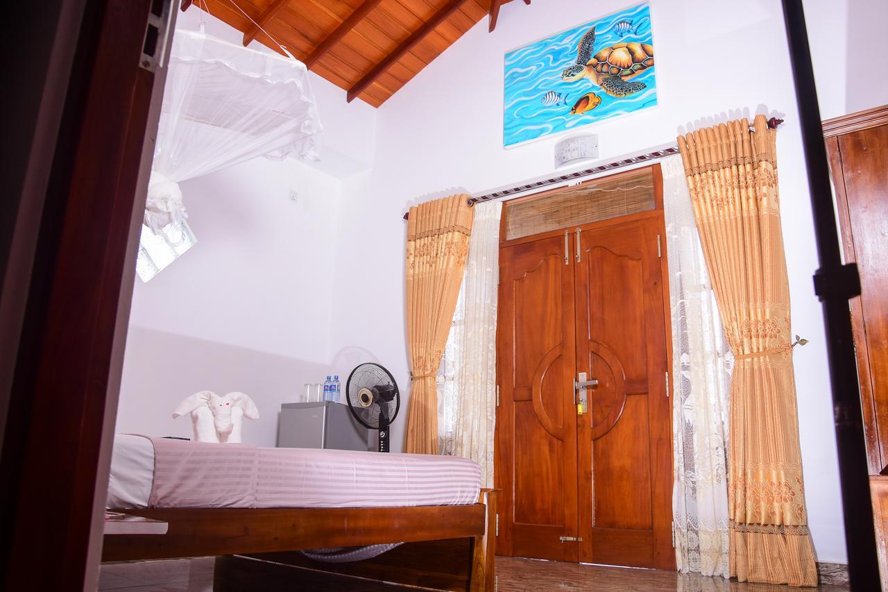 Channa Villa & Tours Bentota Exterior photo